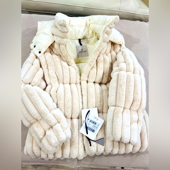 Moncler white fare faux-fur puff coat size 2/M SUPER COZY n SOFT!! LAST ONE - Picture 9 of 17